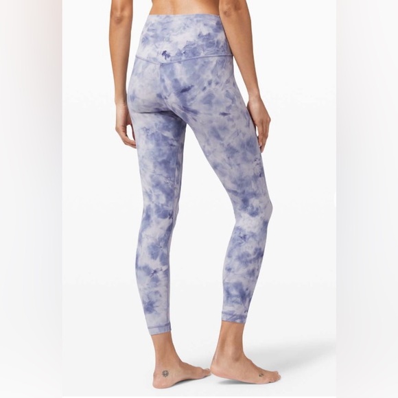 Lululemon Align Pant 25"
*Diamond Dye
Diamond Dye Iced Iris Peri Purple size 6 - Picture 1 of 13